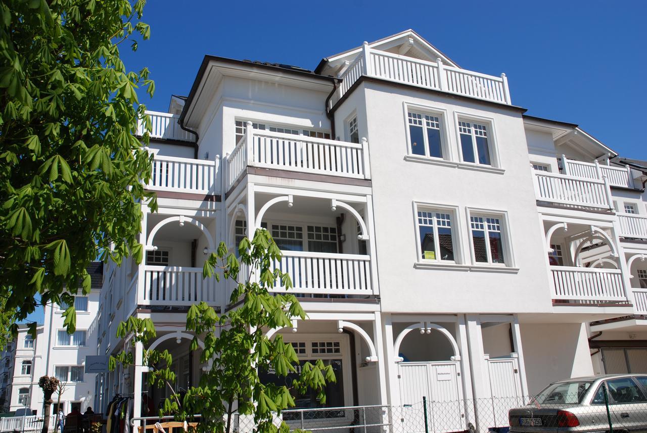 Apartment mit Balkon