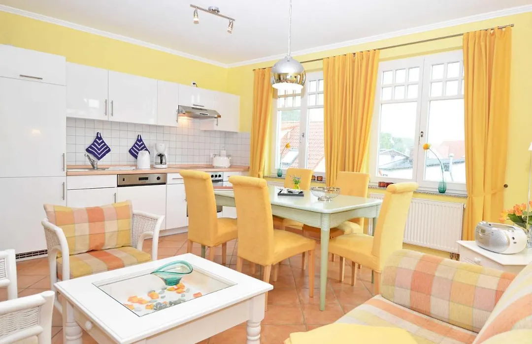 "Villa Laetitia" - Wg 15 - Zentral, Strandnah, 2 Balkone-1